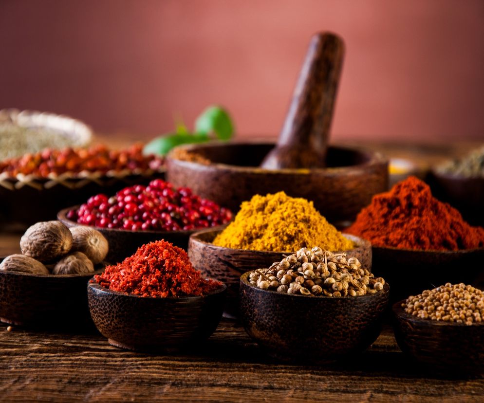 Curry (przyprawa) - właściwości i zastosowanie