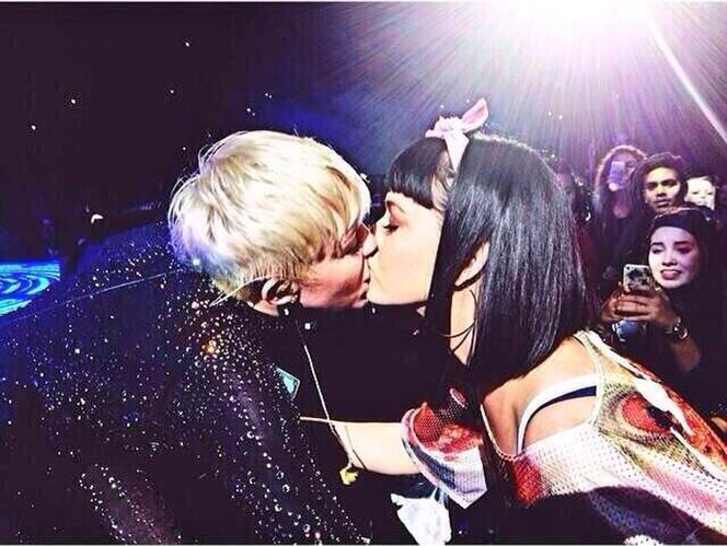 Miley Cyrus, Katy Perry
