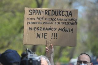 Przeciwnicy parkometrów na Saskiej Kępie i Kamionku łączą siły
