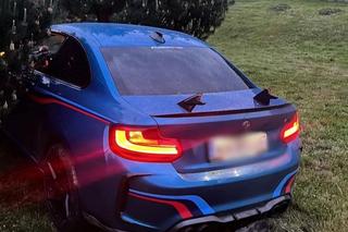 Wypadek BMW. Kierowca wjechał w drzewa