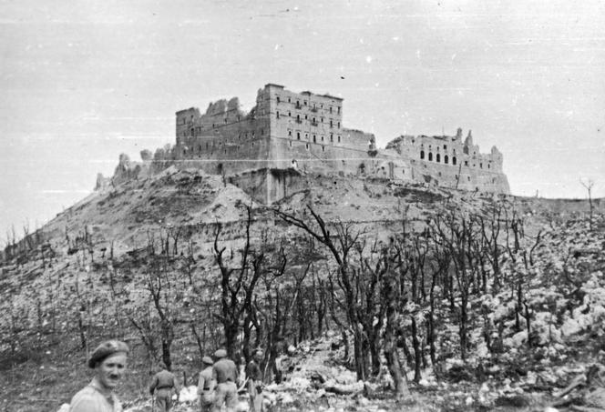 Delegacja województwa pod Monte Cassino. To było hołd złożony bohaterom