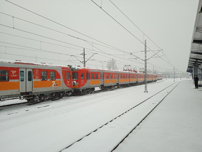 Opóźnienia kursów pociągów w Świętokrzyskiem