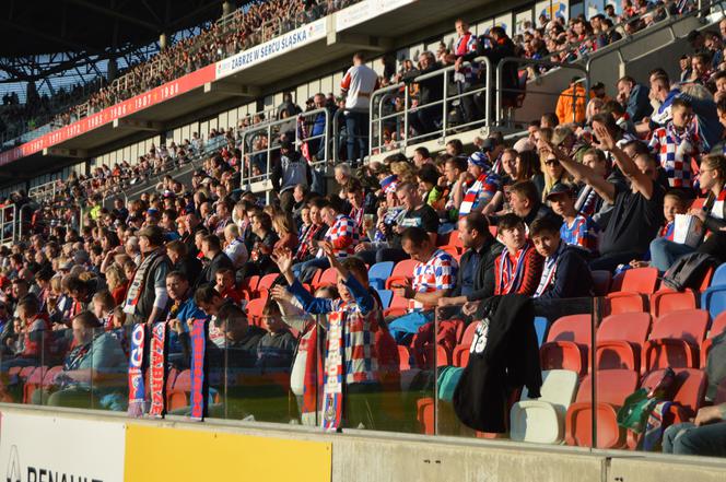 Górnik Zabrze - Arka Gdynia: Nieważny styl, ważne punkty [ZDJĘCIA KIBICÓW]