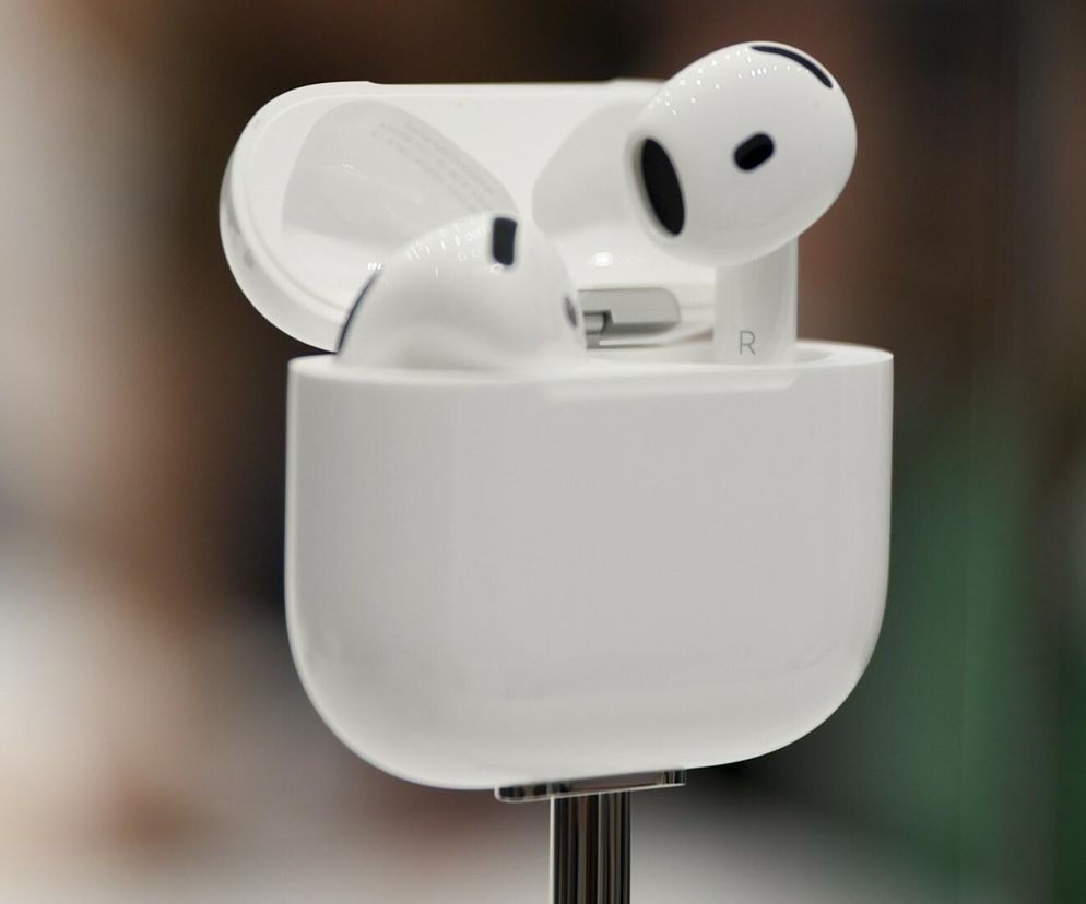 100% muzyki bez zakłóceń i szumów z otoczenia. Za co pokochałam nowe AirPods 4 z aktywną redukcją hałasu? [RECENZJA]