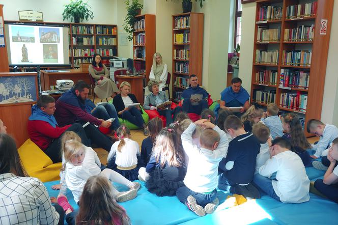 Radni czytali dzieciom