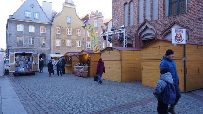 Ruszył Warmiński Jarmark Świąteczny w Olsztynie. Dziesiątki wystawców i tłumy na starówce