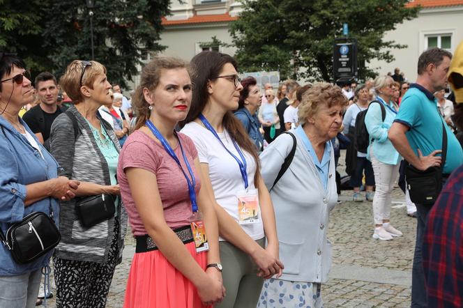 Pątnicy ruszyli na szlak! Z Lublina wyruszyła Lubelska Piesza Pielgrzymka na Jasną Górę 2023