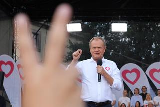Wiec 4 czerwca w Warszawie. Donald Tusk pojawił się na placu Zamkowym [ZDJĘCIA]
