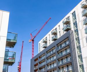 W tych miastach mieszkania są tańsze