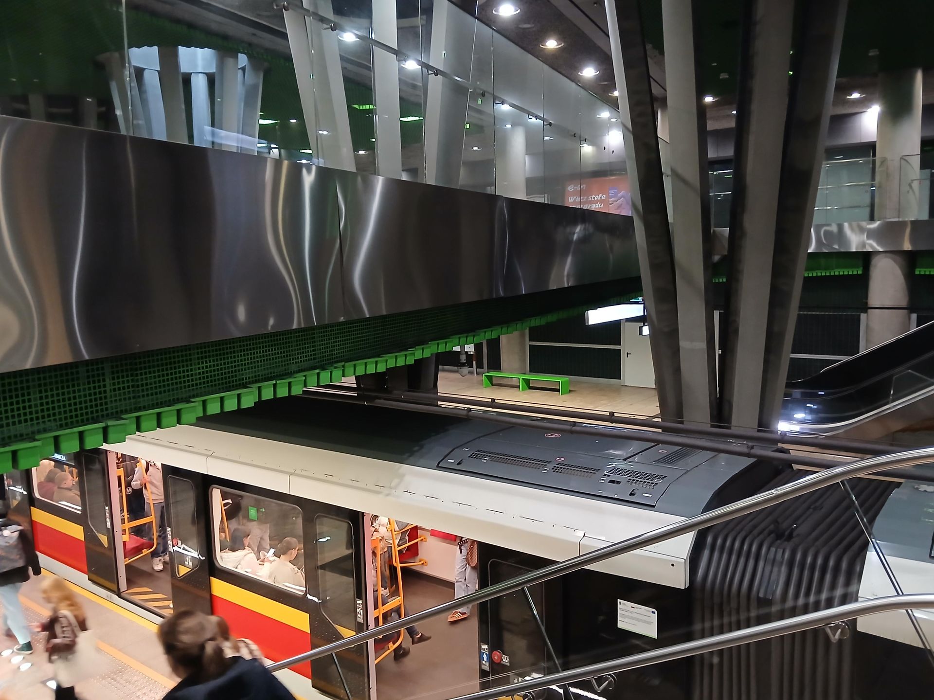 Peron 3. linii metra na stacji M2 Stadion Narodowy w Warszawie