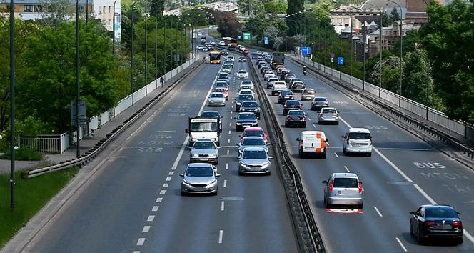 Przez fatalny stan wiaduktów, kierowcy muszą zwolnić do 40 km/h