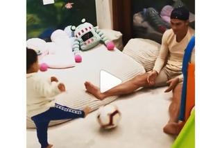 Syn Cristiano Ronaldo ma 1,5 roku i już kopie jak tata! Urocze WIDEO