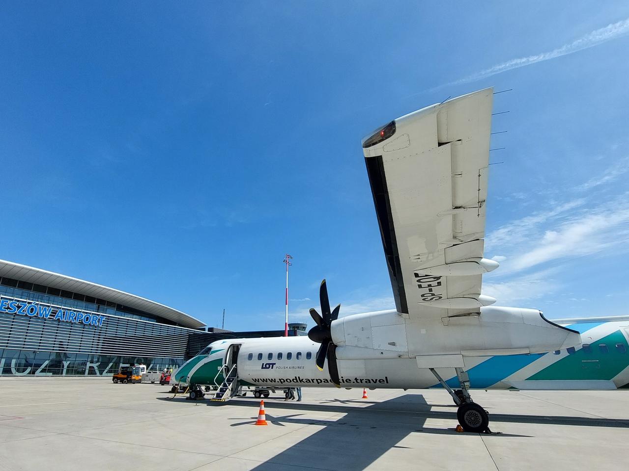 Samolot LOT-u w barwach Podkarpacia zabrał podróżnych do Wenecji [ZDJĘCIA]