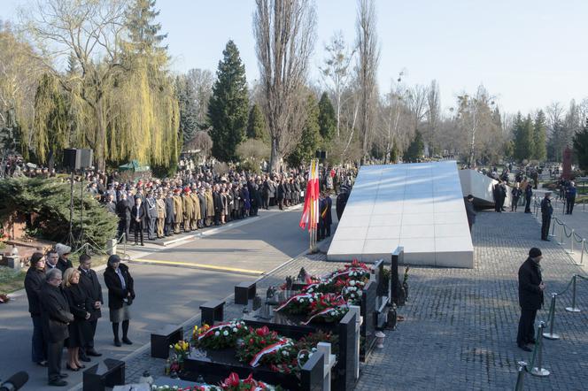 Obchody 5 rocznicy katastrofy smoleńskiej na warszawskich Powązkach.