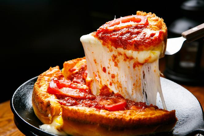 Pizza Chicago: jak upiec deep dish pizza