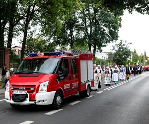 Korowód dożynkowy w Kostuchnie