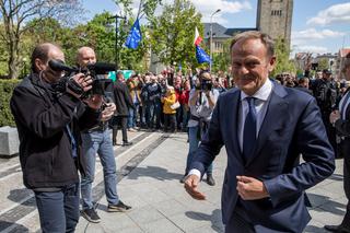 Tusk ruszył w Polskę