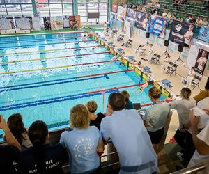 Pływacy z Ostrołęki najlepsi w drugiej tegorocznej edycji Otylia Swim Cup. „Najważniejsze, że dzieci dobrze się bawią”