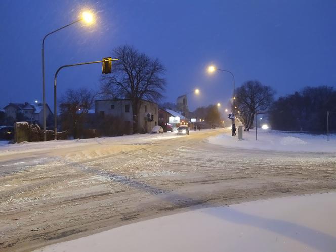 Ulice Siedlec i okoliczne drogi w czasie śnieżycy 11-12 grudnia 2022