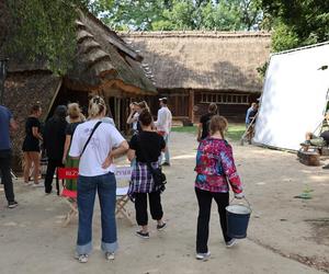 W Muzeum Wsi Lubelskiej w Lublinie trwają zdjęcia do filmu  pt. „Zegar” 