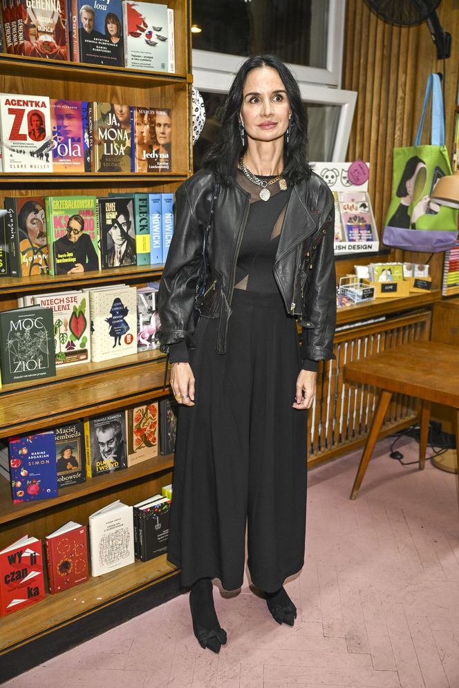 Tak wygląda Viola Kołakowska po rozstaniu z Karolakiem. Cała na czarno