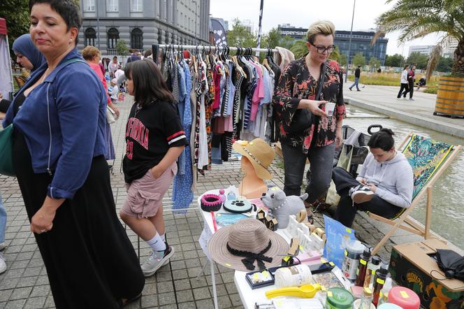 Garażówka w Katowicach jakiej nie było. Cudowne przedmioty wystawione za bezcen