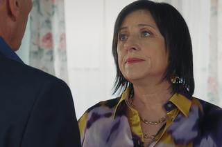 M jak miłość odc. 1752. Argasiński (Karol Strasburger), Iwona (Hanna Śleszyńska)