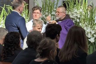 Szymon Hołownia na pogrzebie Stanisława Sojki