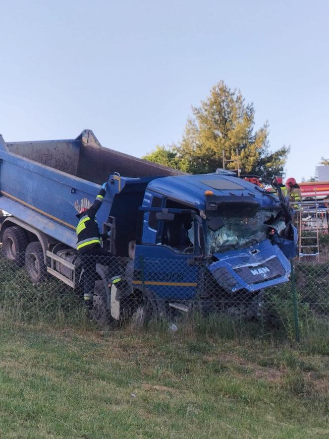 Koszmarny wypadek w Olsztynie. Wiele osób rannych w zderzeniu czterech pojazdów [ZDJĘCIA]