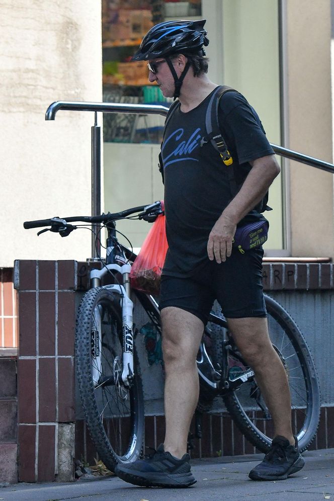 Robert Więckiewicz na rowerze