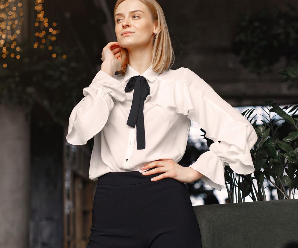 Styl retro wraca do łask. Bluzki z kokardą pod szyją nosimy na każdą okazję 