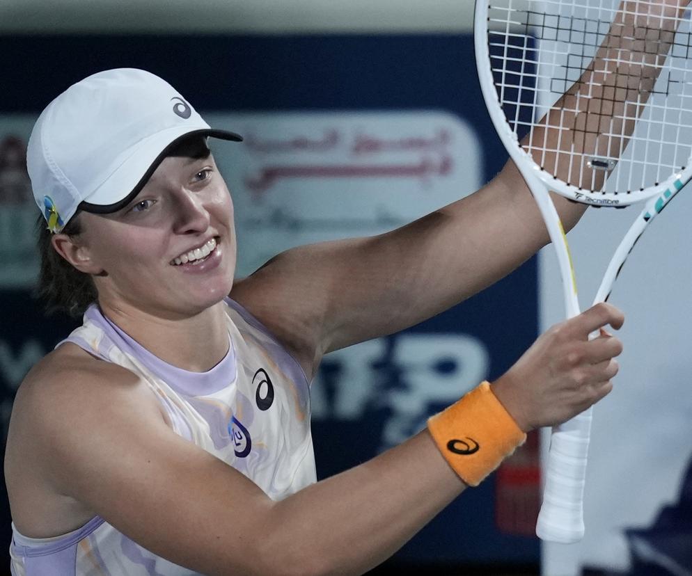 Ile zarobiła Iga Świątek w Dubaju? WTA Dubaj PREMIE Nagrody pieniężne Duża kasa dla Polki mimo porażki w finale!