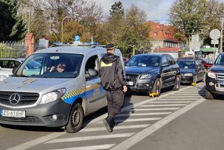 Mistrzowie parkowania przy Cmentarzu Centralnym