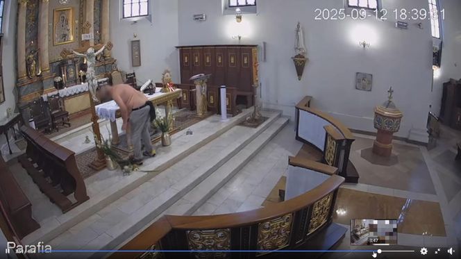 Półnagi mężczyzna przerwał mszę. Krzyczał, był agresywny