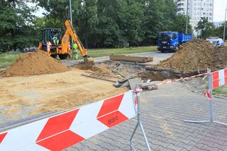 Paraliż w Warszawie. Awaria wodociągowa zarwała jezdnię al. Wilanowskiej
