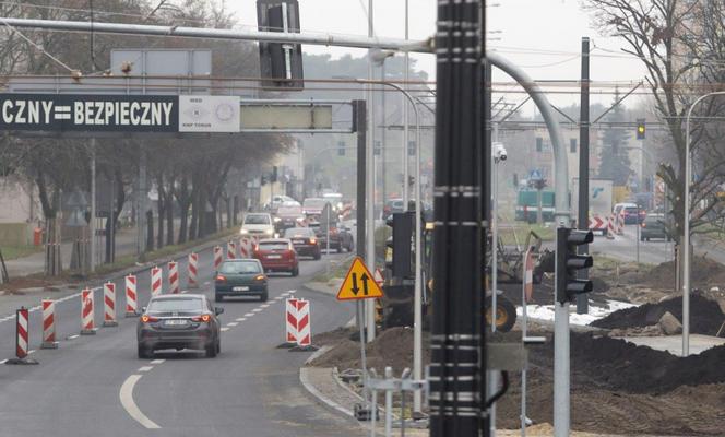 Trwają prace na placu Niepodległości w Toruniu. Wiemy, kiedy się zakończą