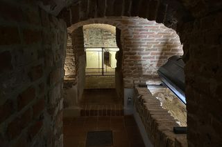 Krypty Prymasów w Łowiczu 