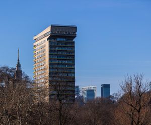 Młotek na Smolnej 8 w Warszawie. Zobacz zdjęcia symbolu luksusowych mieszkań w PRL-u