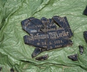 Dbają o cmentarz mennonicki sprzed potopu szwedzkiego  w kujawsko-pomorskiej wsi, która istnieje tylko z nazwy
