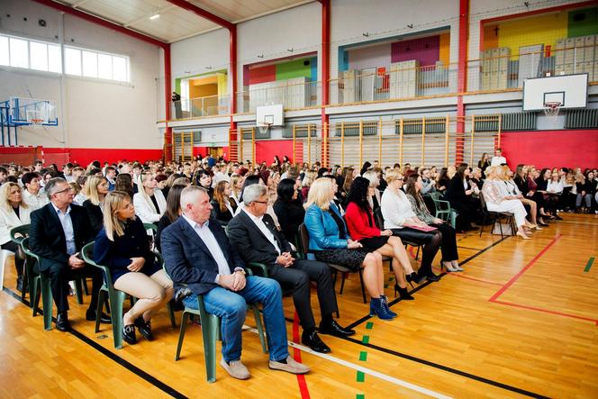 Uroczysta akademia z okazji Dnia Komisji Edukacji Narodowej w ZSP nr 5 odbyła się 13.10.2023