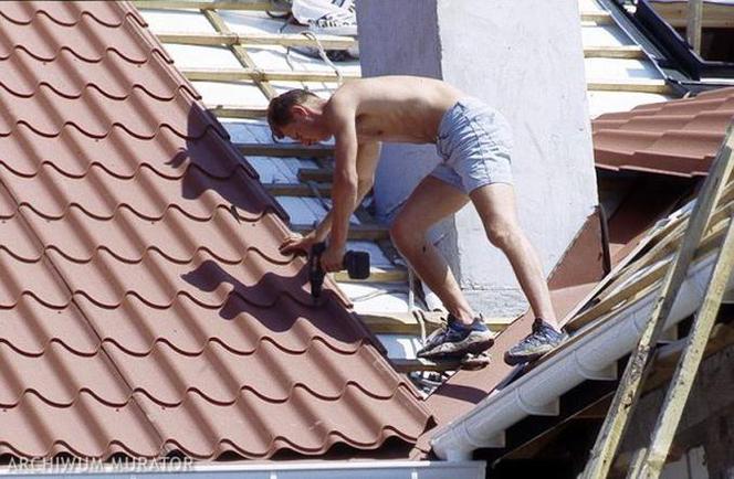 Dach z blachy: kolejność prac przy montażu pokrycia (montaż blachy)