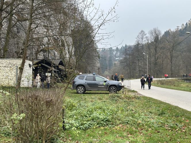 Najpiękniejsza wieś w Małopolsce zachwyca także jesienią. Leży na Szlaku Orlich Gniazd