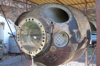 Kapsuła lądownika Sojuz 30 znajdująca się w Muzeum Polskiej Techniki Wojskowej w Warszawie