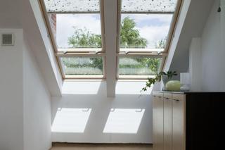 Okna dachowe. Jakie akcesoria można dobrać do okna dachowego?