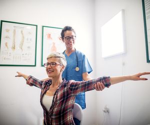 Dzięki niemu chodzimy, oddychamy, odczuwamy ból. Sprawdź, co wiesz o rdzeniu kręgowym 