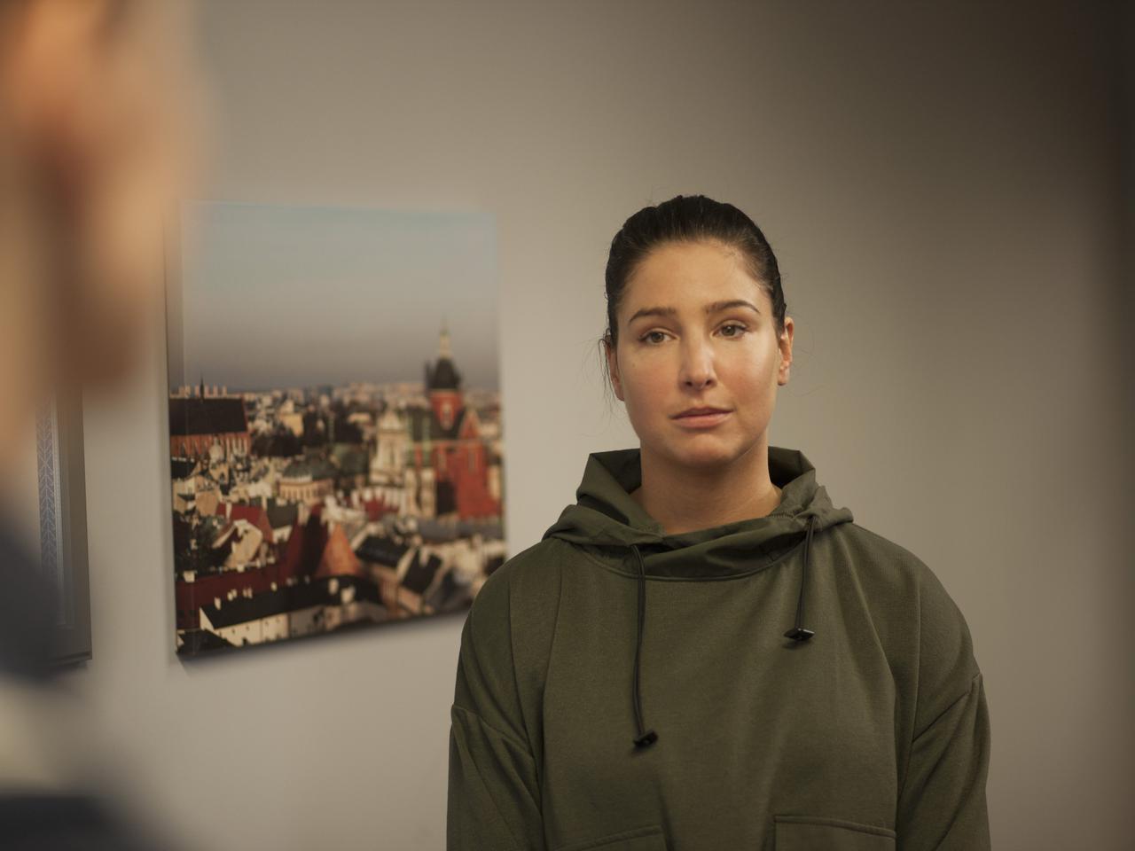 Policjantki i Policjanci odc. 534 - opis, streszczenie: Krzysiek podejrzewa, że Karina coś ukrywa