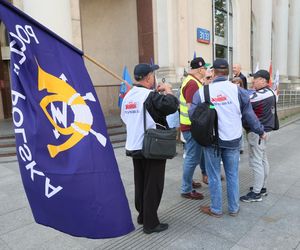  Tak wyglądają zwolnienia w Poczcie. Listonosz straci 1500 zł za miesiąc