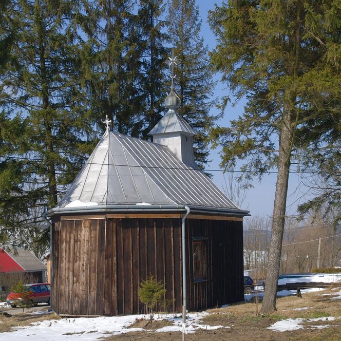 To jedna z najsłynniejszych wsi w Małopolsce. Kiedyś wyrabiano w niej drewniane łyżki