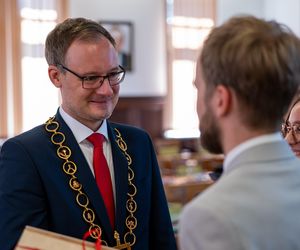 Zaprzysiężenie nowego prezydenta Zabrza. Kamil Żbikowski złożył ślubowanie i zwrócił się do mieszkańców