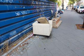 W środku Bydgoszczy ludzie urządzili wysypisko. Urzędnicy o wszystkim wiedzą